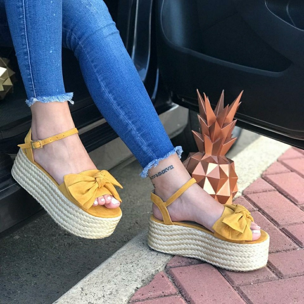 Women's platform